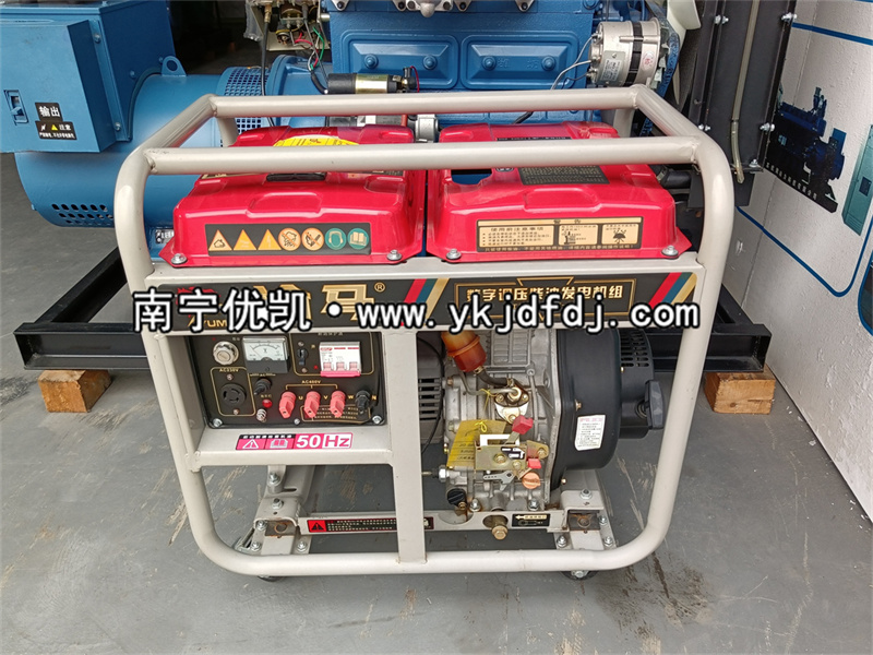 2022年10月29日，客户到南宁店面自提10kw柴油发电机组